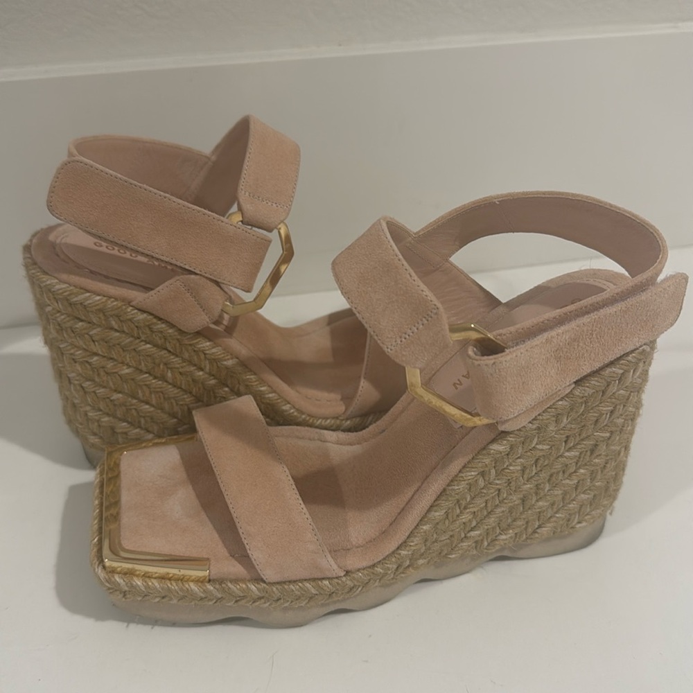 Good American sandal wedges